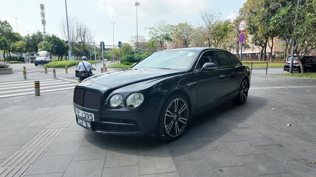 Continental Flying Spur 2013 модификация 6.0T W12 Premium Edition