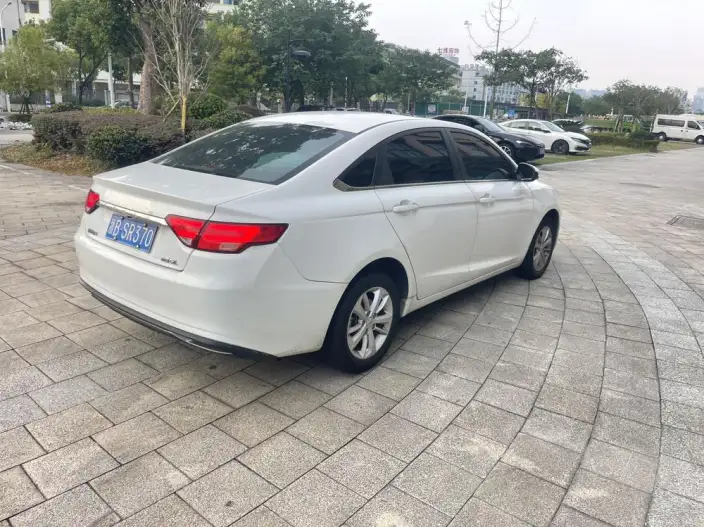 Geely Emgrand GL 2020 Model 1.4T CVT Luxury Model – фото 6