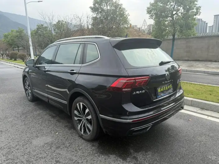 Volkswagen Tiguan L 2022 Model 330TSI Automatic 2WD R-Line Enjoy the version more – фото 5