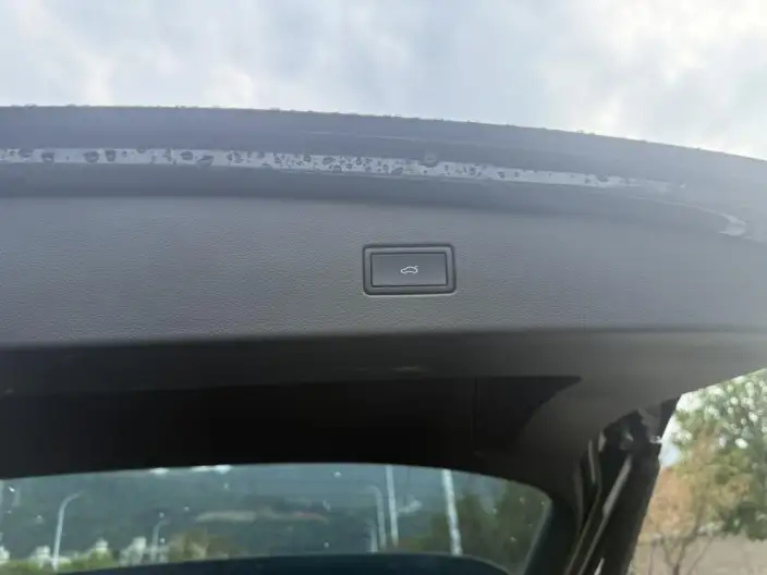 Volkswagen Tiguan L 2022 Model 330TSI Automatic 2WD R-Line Enjoy the version more – фото 9