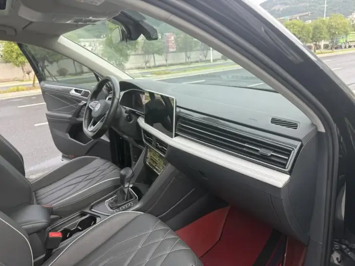 Volkswagen Tiguan L 2022 Model 330TSI Automatic 2WD R-Line Enjoy the version more – фото 10