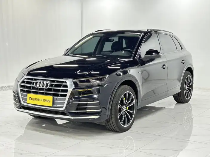 Audi Q5L 2020 Model 40 TFSI Rong Xiang Fashion Model – фото 1