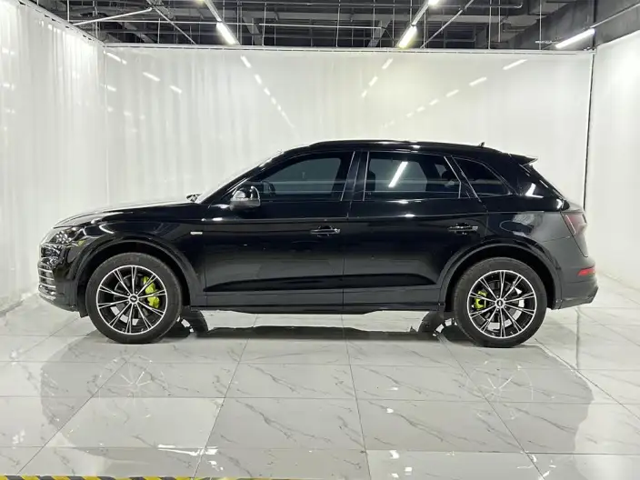 Audi Q5L 2020 Model 40 TFSI Rong Xiang Fashion Model – фото 4