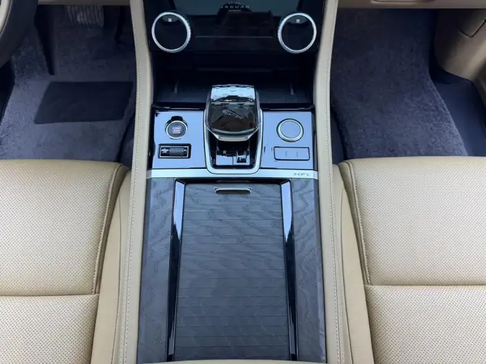 Jaguar XFL 2025 Model 2.0T P250 2WD Exclusive Deluxe Edition – фото 10