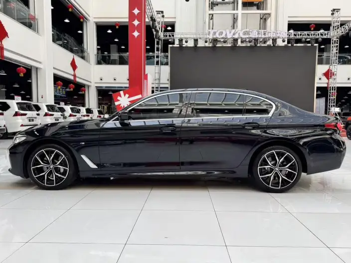 BMW 5 Series 2023 Model 530Li Exclusive Model M Sports Set – фото 4