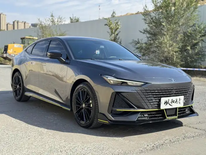 Changan UNI-V 2022 Model 1.5T Sports Edition – фото 3