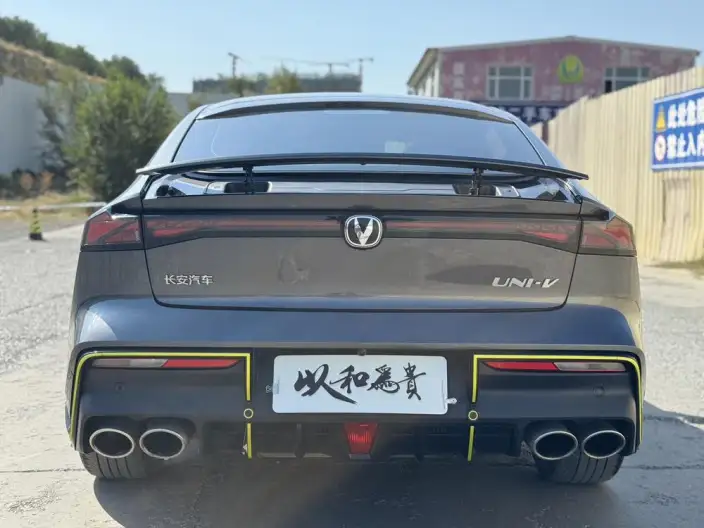 Changan UNI-V 2022 Model 1.5T Sports Edition – фото 5