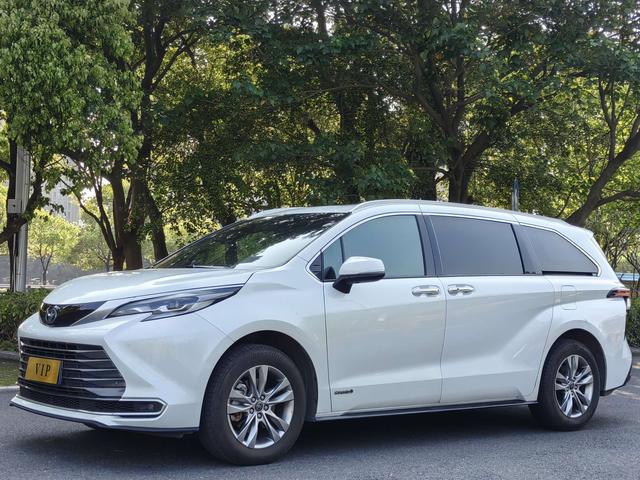 Toyota Sienna 2021 2.5L Hybrid Premium – фото 1