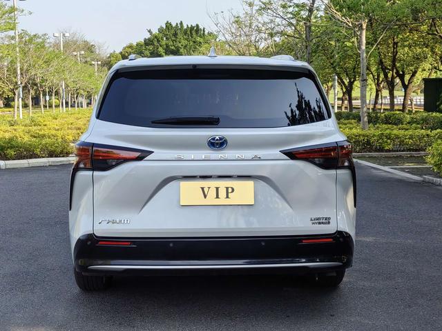 Toyota Sienna 2021 2.5L Hybrid Premium – фото 6