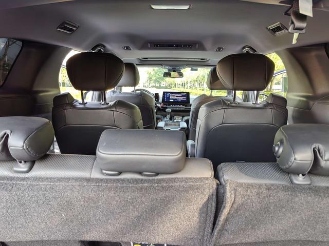 Toyota Sienna 2021 2.5L Hybrid Premium – фото 14