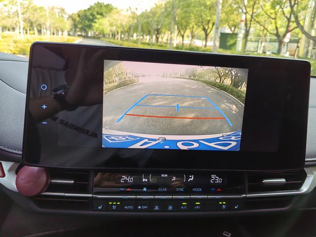 Toyota Sienna 2021 2.5L Hybrid Premium – фото 23