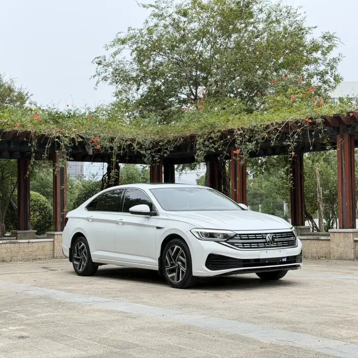 Volkswagen Sagitar 2023 Model 300TSI DSG Beyond Edition – фото 3