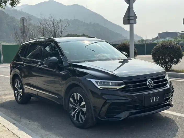 Volkswagen Tiguan L 2022 Model 330TSI Automatic 2WD R-Line Enjoy the version more – фото 3