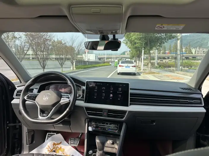 Volkswagen Tiguan L 2022 Model 330TSI Automatic 2WD R-Line Enjoy the version more – фото 8