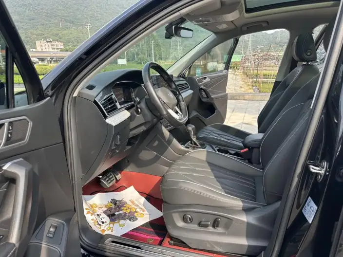 Volkswagen Tiguan L 2022 Model 330TSI Automatic 2WD R-Line Enjoy the version more – фото 10