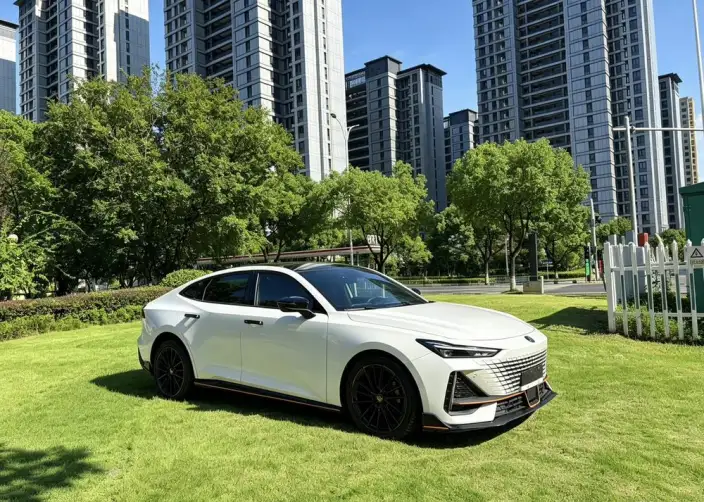 Changan UNI-V 2022 Model 1.5T Sports Edition – фото 3
