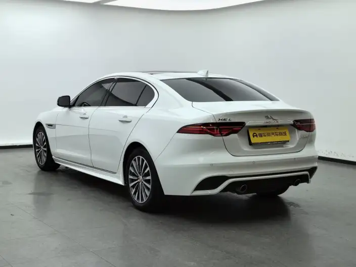 Jaguar XE L 2020 Model 2.0T 200PS R-DYNAMIC Youth Sports Edition – фото 5