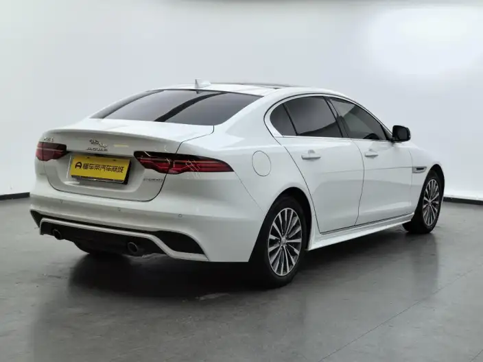 Jaguar XE L 2020 Model 2.0T 200PS R-DYNAMIC Youth Sports Edition – фото 7