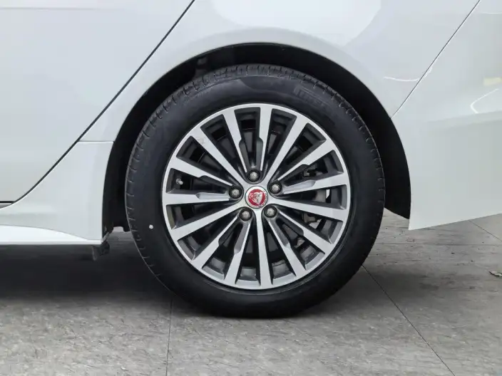 Jaguar XE L 2020 Model 2.0T 200PS R-DYNAMIC Youth Sports Edition – фото 9