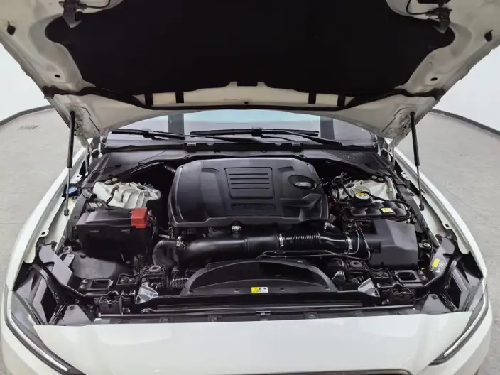 Jaguar XE L 2020 Model 2.0T 200PS R-DYNAMIC Youth Sports Edition – фото 10