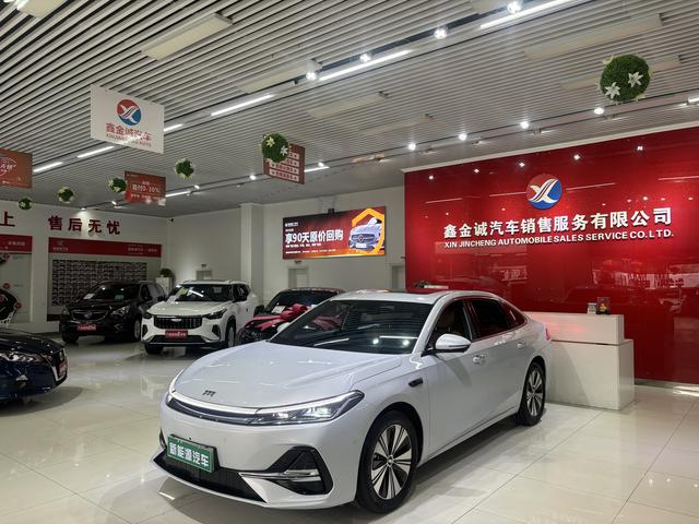 Geely Galaxy A7 PHEV 2025 модификация 150km Tiggo + Edition