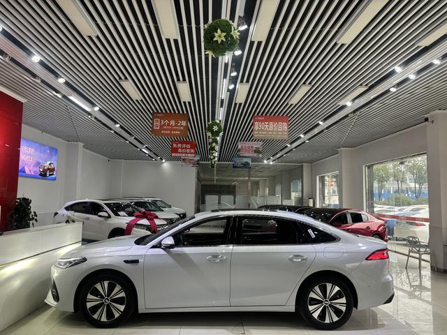 Geely Galaxy A7 PHEV 2025 модификация 150km Tiggo + Edition – фото 5