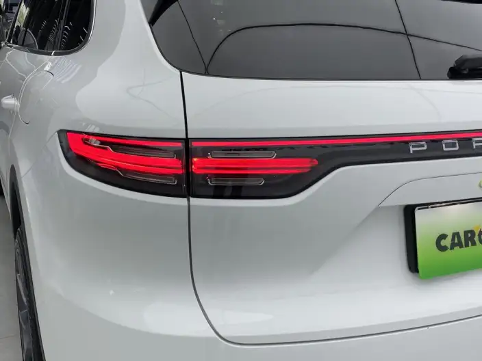 Cayenne E-Hybrid 2021 Model Cayenne E-Hybrid 2.0T – фото 8