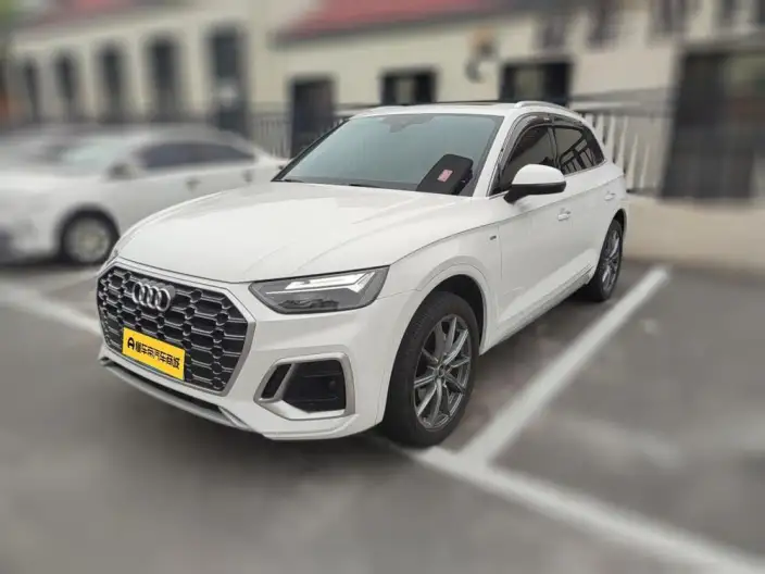 Audi Q5L 2022 Model 40T Fashion Dynamic Model – фото 1