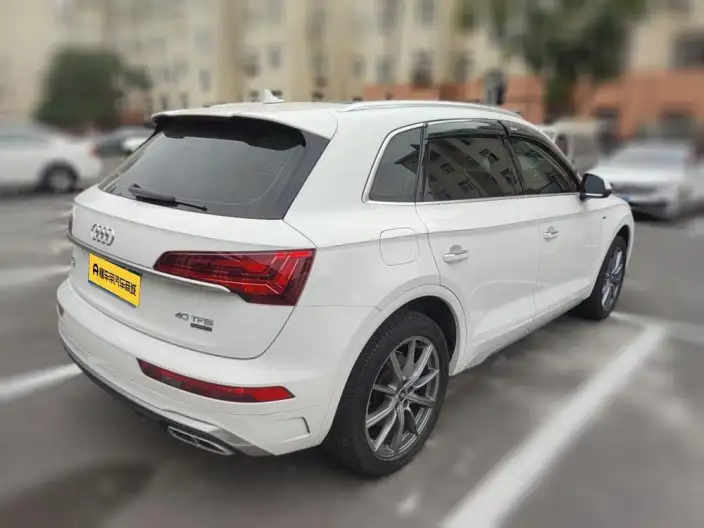 Audi Q5L 2022 Model 40T Fashion Dynamic Model – фото 2