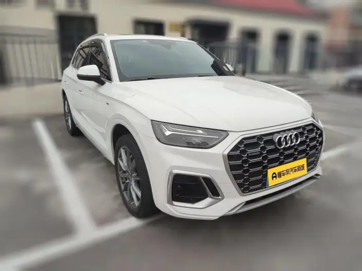 Audi Q5L 2022 Model 40T Fashion Dynamic Model – фото 3