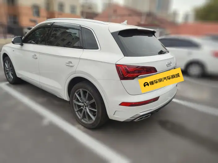 Audi Q5L 2022 Model 40T Fashion Dynamic Model – фото 4