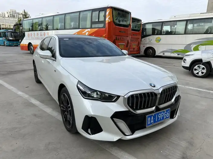BMW 5 Series 2024 Model 525Li M Sports Set – фото 3