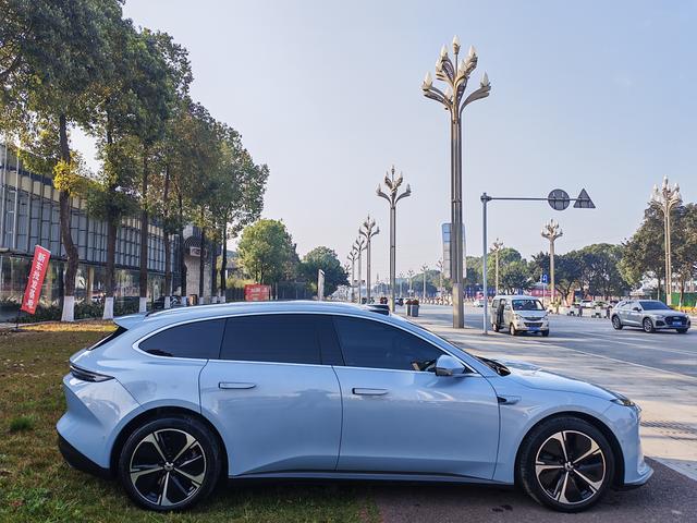 NIO E T5 T 2023 75kWh – фото 4