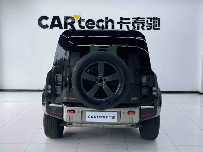 Land Rover Defender 2024 Model 110 3.0T P400 X – фото 3