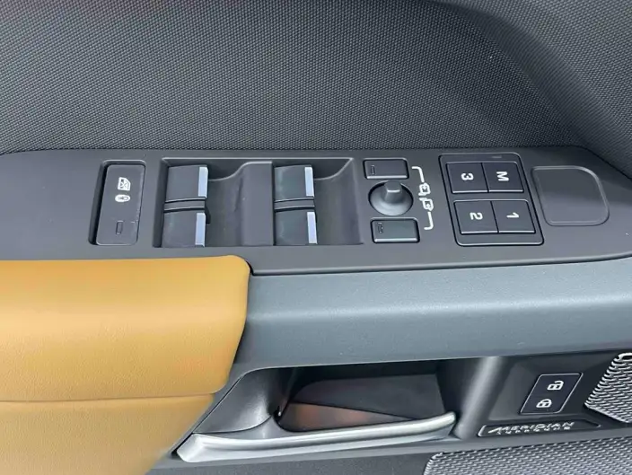 Land Rover Defender 2024 Model 110 3.0T P400 X – фото 8
