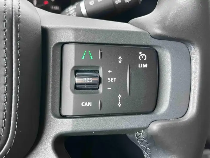 Land Rover Defender 2024 Model 110 3.0T P400 X – фото 9