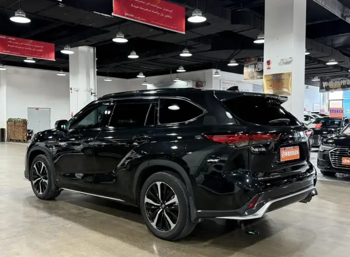 Crown Kluger 2023 Model Intelligent Hybrid 2.5L E-CVT 4WD Premium Edition – фото 3