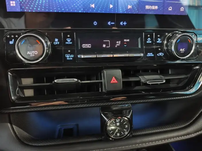 Crown Kluger 2023 Model Intelligent Hybrid 2.5L E-CVT 4WD Premium Edition – фото 7