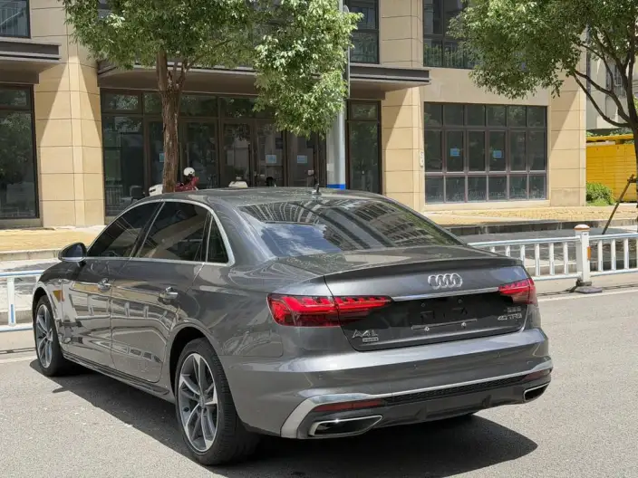 Audi A4 L 2020 Model 40 TFSI Fashion Dynamic Model – фото 4