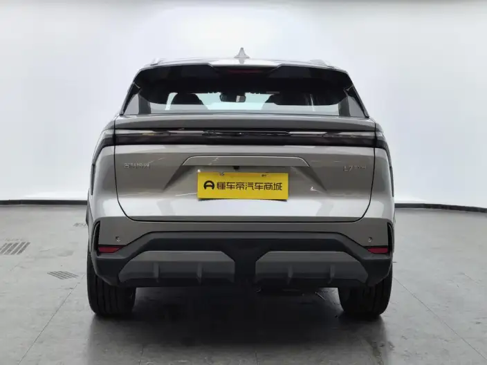Geely Galaxy L7 2025 Model 1.5L EM-i 115km Tiggo + Edition – фото 6