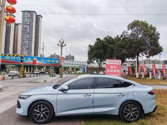 BYD Qin L DM – фото 5