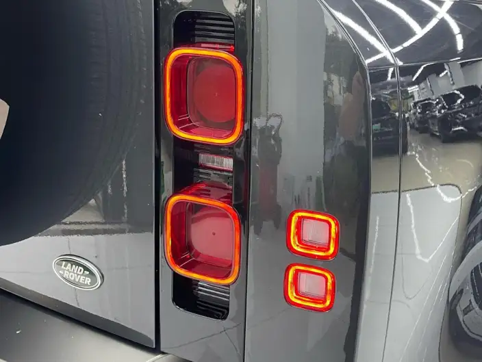 Land Rover Defender 2023 Model Facelift 110 P400 X-Dynamic HSE – фото 6