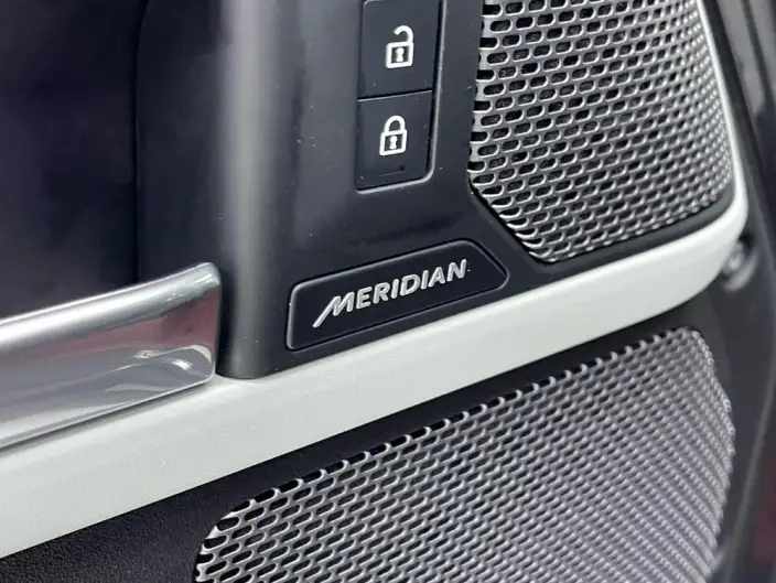 Land Rover Defender 2023 Model Facelift 110 P400 X-Dynamic HSE – фото 8