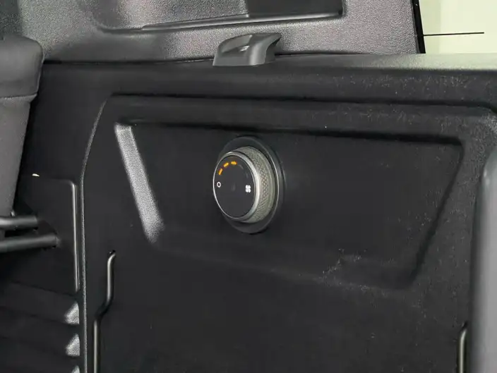 Land Rover Defender 2023 Model Facelift 110 P400 X-Dynamic HSE – фото 10