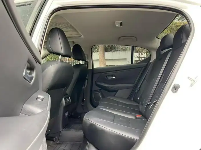 Nissan Sylphy 2023 Model 1.6L CVT Yuexiang Edition – фото 9
