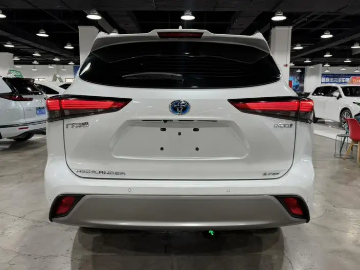 Toyota Highlander 2022 Model Hybrid 2.5L 4WD Premium Edition 7 seat – фото 5