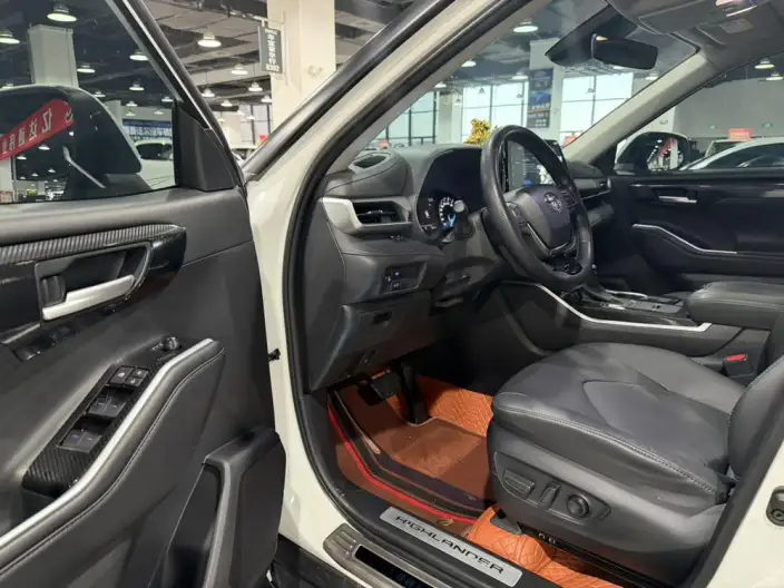 Toyota Highlander 2022 Model Hybrid 2.5L 4WD Premium Edition 7 seat – фото 8