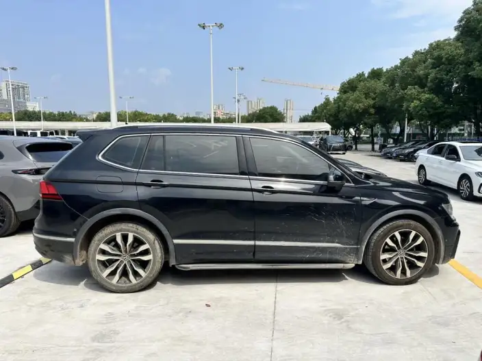 Volkswagen Tiguan L 2021 Model 330TSI Automatic 2WD R-Line Enjoy the version more – фото 6