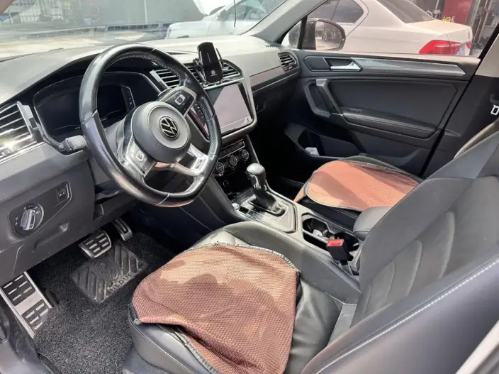 Volkswagen Tiguan L 2021 Model 330TSI Automatic 2WD R-Line Enjoy the version more – фото 8