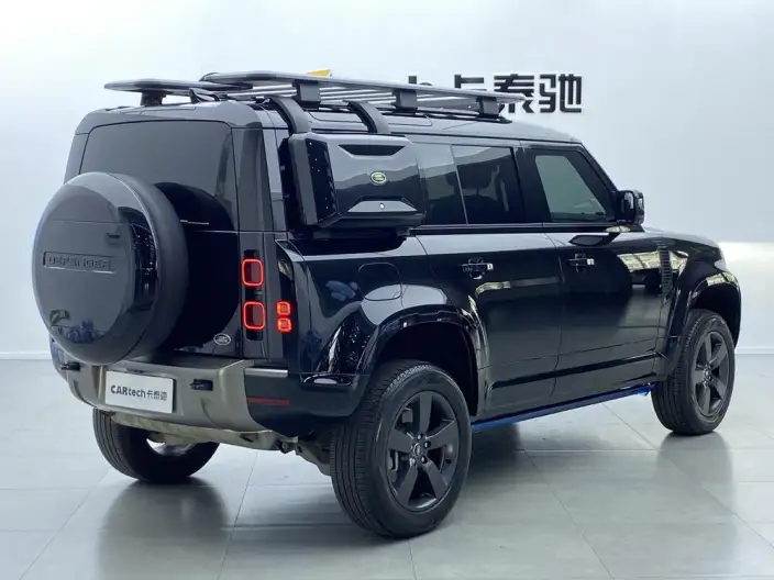 Land Rover Defender 2024 Model 110 3.0T P400 X-Dynamic HSE – фото 4